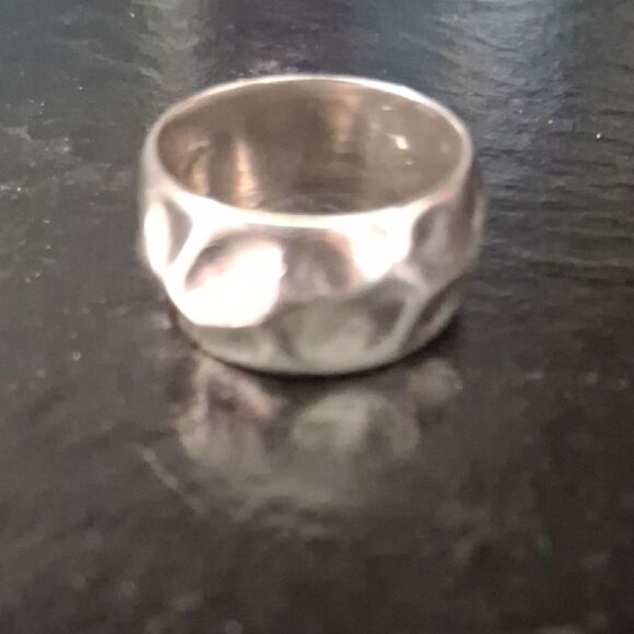 Sterling Silver Textured Ring Size 8? - Picture 1 of 7